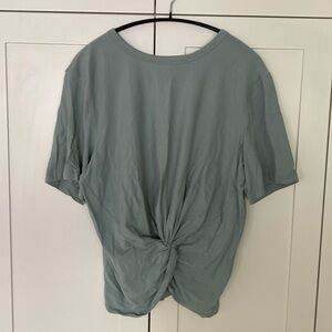 Lululemon crop shirt